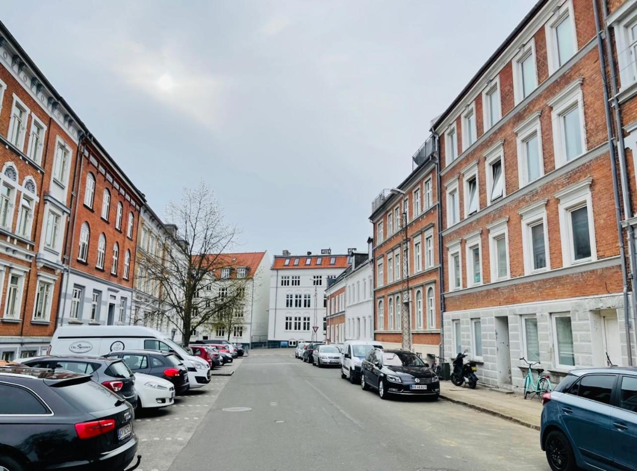 Scandinavian Apartment Hotel -Lunden 2- Central 2 Room Apartment Horsens Buitenkant foto